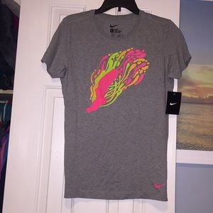 Nike women’s slim fit athletic shirt